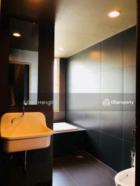 For Rent - 5-Bedroom Townhouse, Bangkok