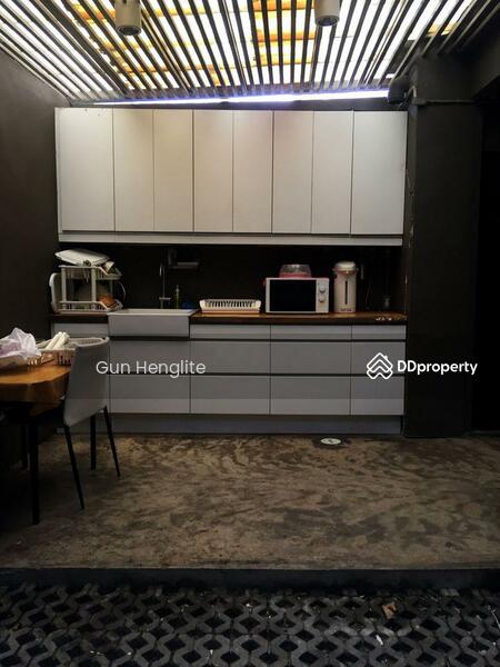 For Rent - 5-Bedroom Townhouse, Bangkok