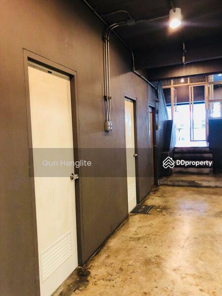 For Rent - 5-Bedroom Townhouse, Bangkok