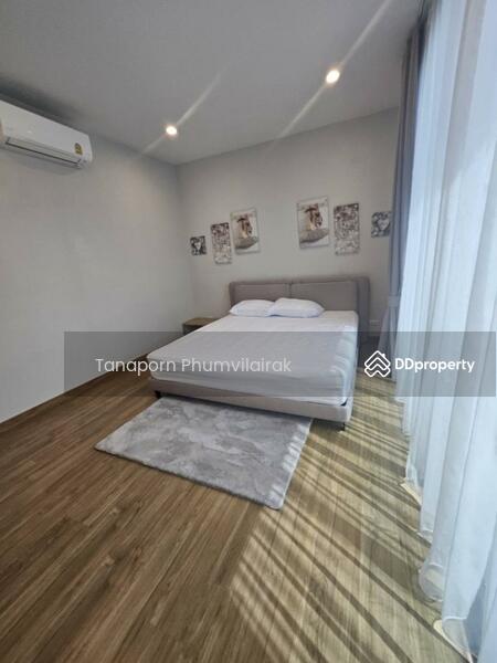 For Rent - 5-Bedroom Townhouse, Bangkok