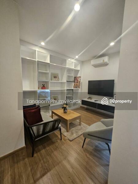For Rent - 5-Bedroom Townhouse, Bangkok