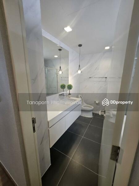 For Rent - 5-Bedroom Townhouse, Bangkok