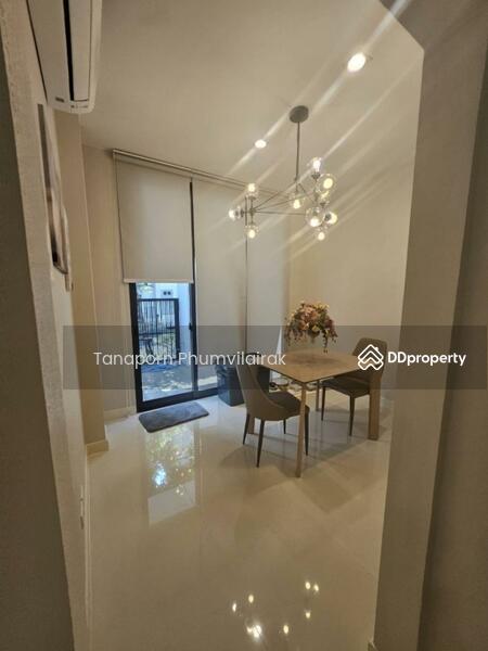 For Rent - 5-Bedroom Townhouse, Bangkok
