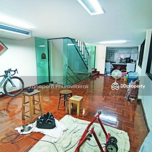 For Sale - 3-Bedroom Townhouse, Bangkok