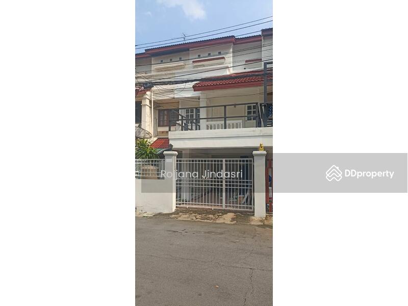 For Rent - 4-Bedroom Townhouse, Bangkok
