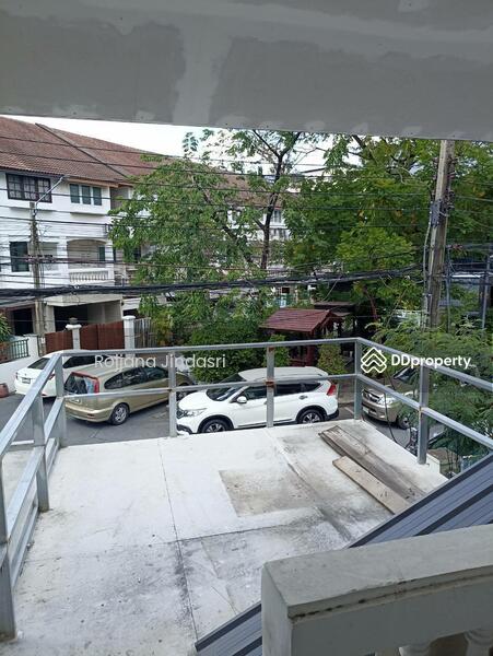 ให้เช่า - ทาวน์เฮาท์ 4-ห้องนอน, กรุงเทพ
