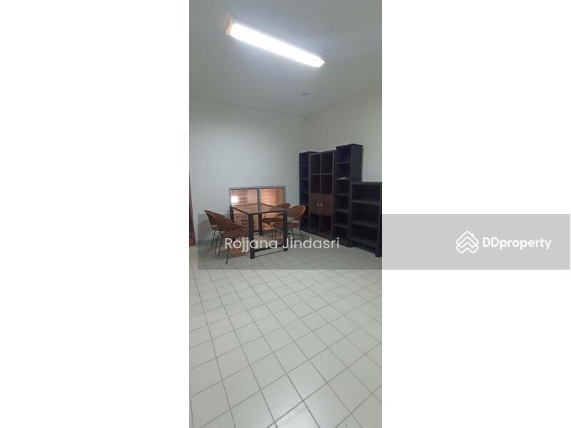 ให้เช่า - ทาวน์เฮาท์ 4-ห้องนอน, กรุงเทพ