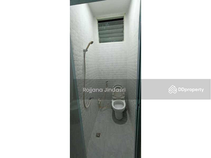 For Rent - 4-Bedroom Townhouse, Bangkok