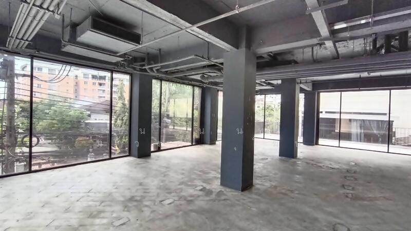 For Rent - Phrom Phong Space on 2nd Floor for Mixed Use, Lifestyle and Edutainment Business 700 sqm., Bangkok