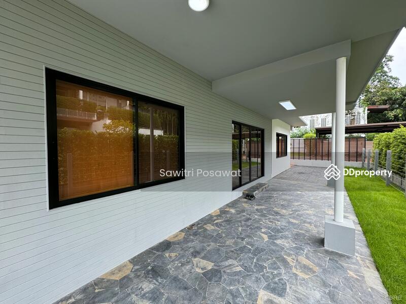 For Rent - Single house in Soi Ruamruedee, Bangkok