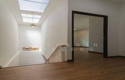 ขาย - ทาวน์เฮาท์ 2-ห้องนอน, กรุงเทพ