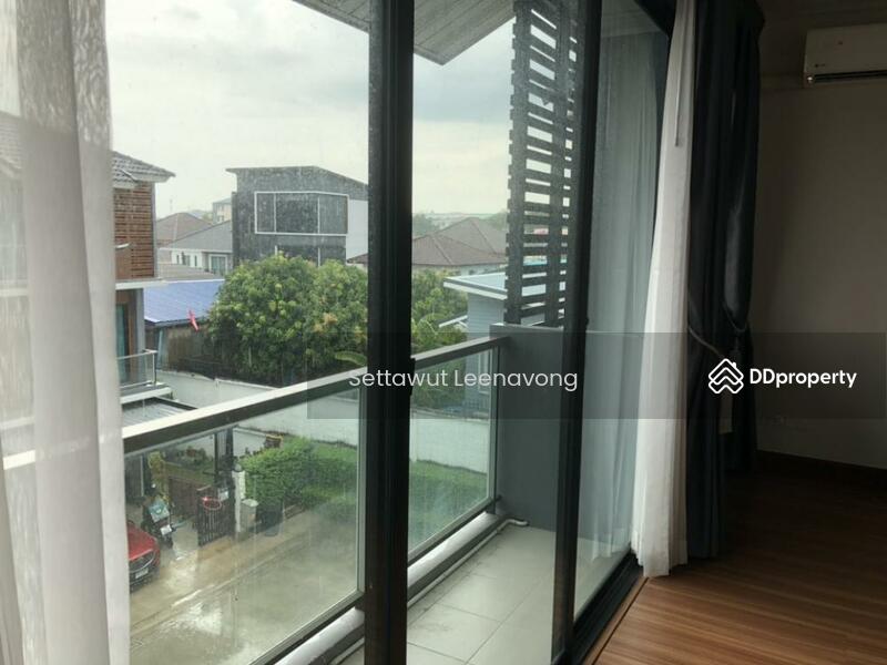 For Rent - 3-Bedroom Townhouse, Bangkok