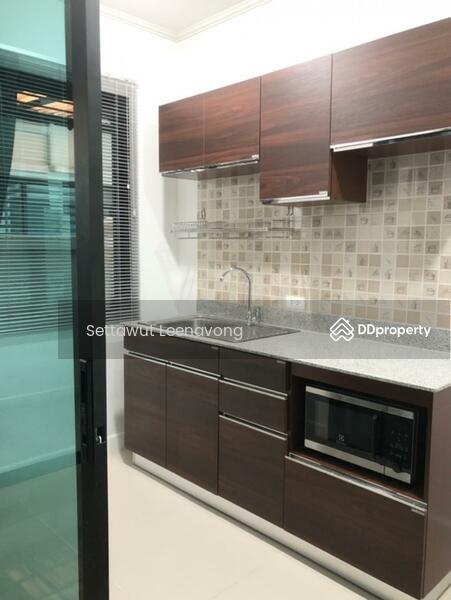 For Rent - 3-Bedroom Townhouse, Bangkok