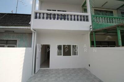 ขาย - ทาวน์เฮาท์ 2-ห้องนอน, กรุงเทพ