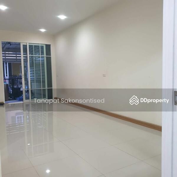 ขาย - Golden Town Onnut-Pattanakarn : ทาวน์โฮม โกลเด้น ทาวน์ อ่อนนุช-พัฒนาการ, กรุงเทพ