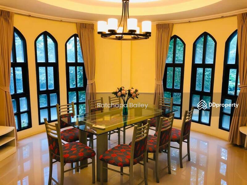 For Rent - 4-Bedroom Townhouse, Bangkok