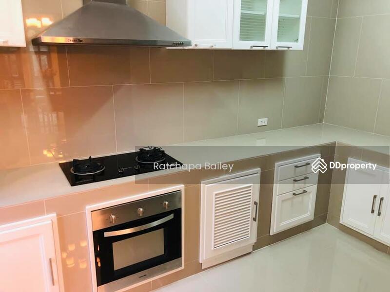 For Rent - 4-Bedroom Townhouse, Bangkok