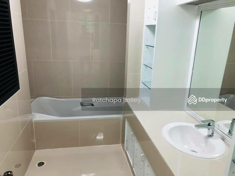 For Rent - 4-Bedroom Townhouse, Bangkok