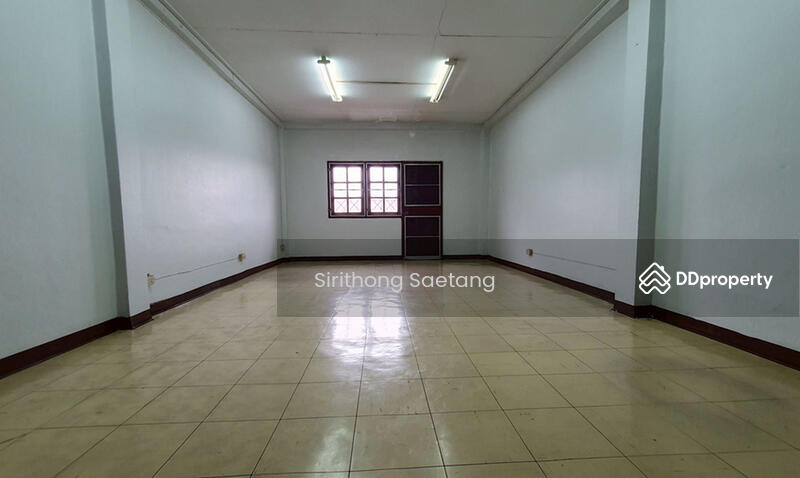For Sale - Commercial building 4.5 story for sale in Soi Sihaburanukit 11, Min Buri, next to Min Buri Market, Bangkok