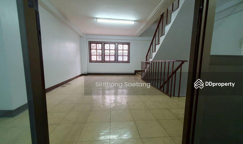 For Sale - Commercial building 4.5 story for sale in Soi Sihaburanukit 11, Min Buri, next to Min Buri Market, Bangkok