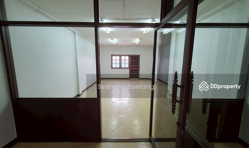 For Sale - Commercial building 4.5 story for sale in Soi Sihaburanukit 11, Min Buri, next to Min Buri Market, Bangkok