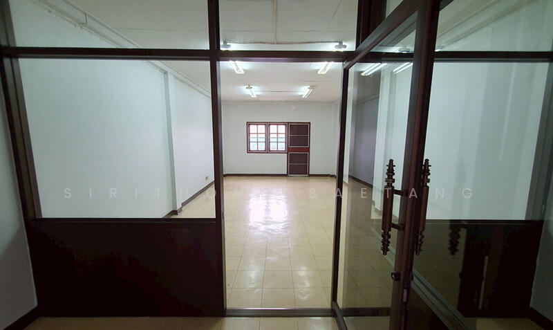Commercial building 4.5 story in (Min Buri Market) Soi Sihaburanukit 11 (New renovate), Bangkok, สีหบุรานุกิจ 11, Min Buri, Bangkok, , 208 sqm, Shophouse For Sale, by Sirithong Saetang, 60177737 - DDproperty.com
