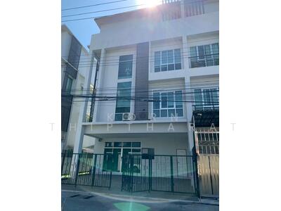 ขาย - ขายบ้าน -โฮมออฟฟิศ 4 ชั้น ( Home Office) 35 ตารางวา ซอย ลาดพร้าววังหิน 76, กรุงเทพ