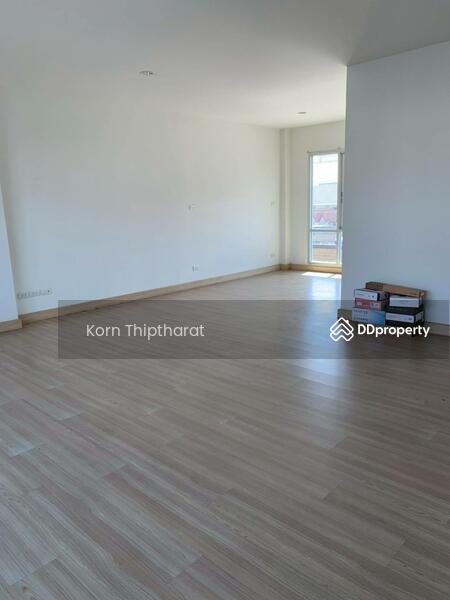 For Sale - ขายบ้าน -โฮมออฟฟิศ 4 ชั้น ( Home Office) 35 ตารางวา ซอย ลาดพร้าววังหิน 76, Bangkok