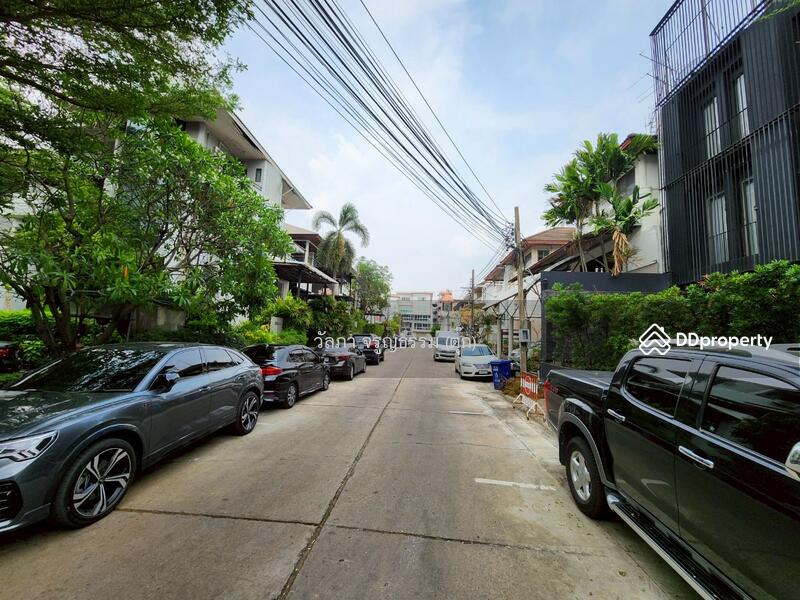 ขาย - ออฟฟิศ 4 ชั้น ทาวน์อินทาวน์ 5 แขวงพลับพลา เขตวังทองหลาง, กรุงเทพ