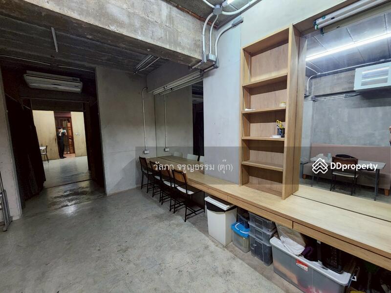 ขาย - ออฟฟิศ 4 ชั้น ทาวน์อินทาวน์ 5 แขวงพลับพลา เขตวังทองหลาง, กรุงเทพ
