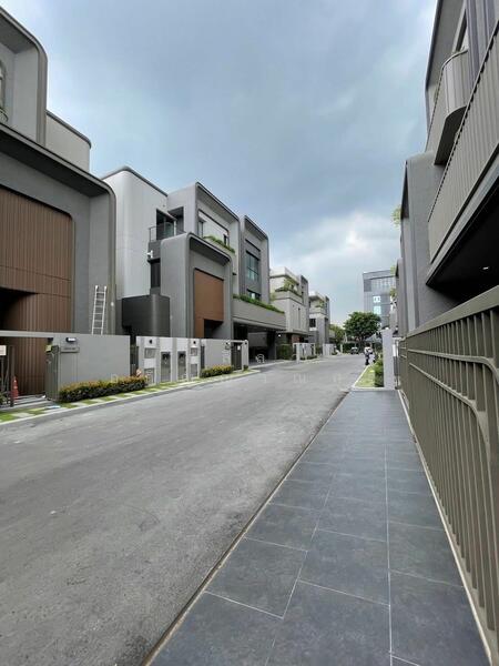 Grand Bangkok Boulevard Donmueang-Chaengwattana, นนทบุรี, 899 ถนน ศรีสมาน, บ้านใหม่, บางใหญ่, นนทบุรี, 7,352 ตร.ม., วิลล่า ให้เช่า, โดย สลิลา อภิญญาณกุล, 60177957 - DDproperty.com