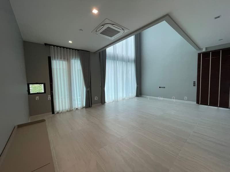 Grand Bangkok Boulevard Donmueang-Chaengwattana, นนทบุรี, 899 ถนน ศรีสมาน, บ้านใหม่, บางใหญ่, นนทบุรี, 7,352 ตร.ม., วิลล่า ให้เช่า, โดย สลิลา อภิญญาณกุล, 60177957 - DDproperty.com