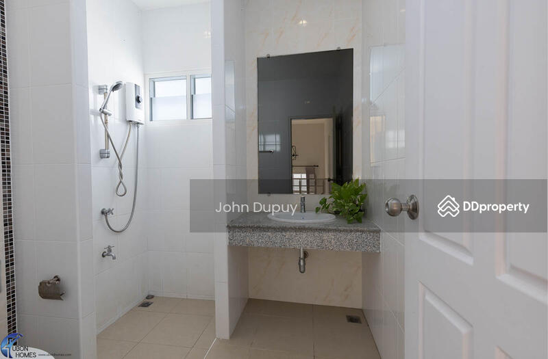 ให้เช่า - 3 bed 2 storey rental house Warin Chamrap Ubon, อุบลราชธานี