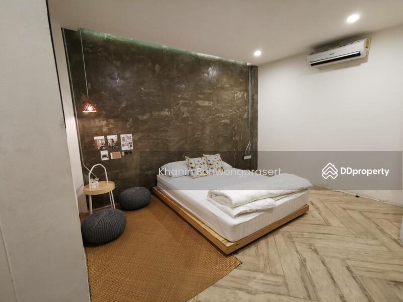 ขาย - 3-Br Townhouse near BTS Krung Thon Buri, กรุงเทพ