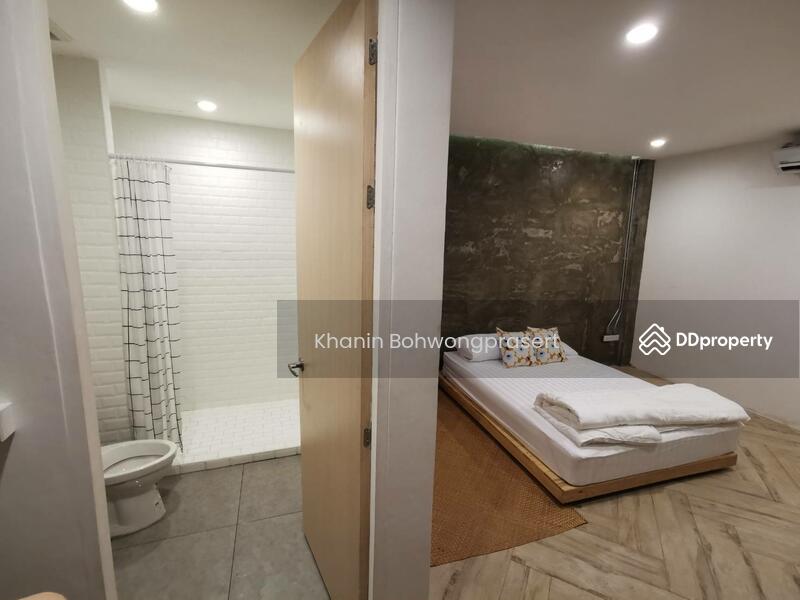ขาย - 3-Br Townhouse near BTS Krung Thon Buri, กรุงเทพ
