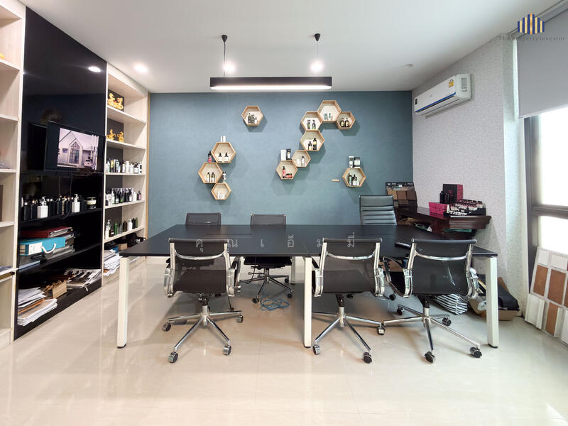 For Sale - “คุ้มค่า” ขายบ้านพร้อมโฮมออฟฟิศ–สำนักงาน สไตล์นอร์ดิก 100 ตร.วา, Pathum Thani