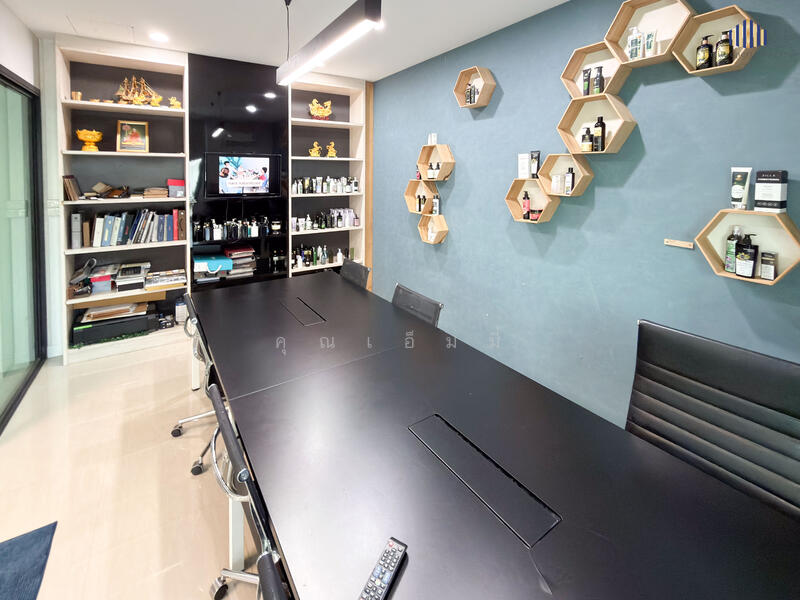 ขายบ้านพร้อมสำนักงาน ปทุมธานี 100 ตร.วา ติวานนท์–รังสิต | ใช้สอย 405 ตร.ม. แยกโซนบ้าน–ออฟฟิศ, ปทุมธานี, บ้านใหม่, เมืองปทุมธานี, ปทุมธานี, 405 ตร.ม., สำนักงาน ขาย, โดย คุณเอ็มมี่, 60179053 - DDproperty.com