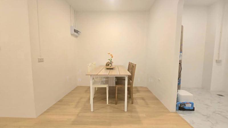 Moobaan Parichard 345 : หมู่บ้านปาริชาติ 345, ปทุมธานี, ถนน 345, บางคูวัด, เมืองปทุมธานี, ปทุมธานี, 72 ตร.ม., ทาวน์เฮ้าส์ ขาย, โดย กัณต์ฤทัย โพธิ์สุวรรณ, 60179529 - DDproperty.com