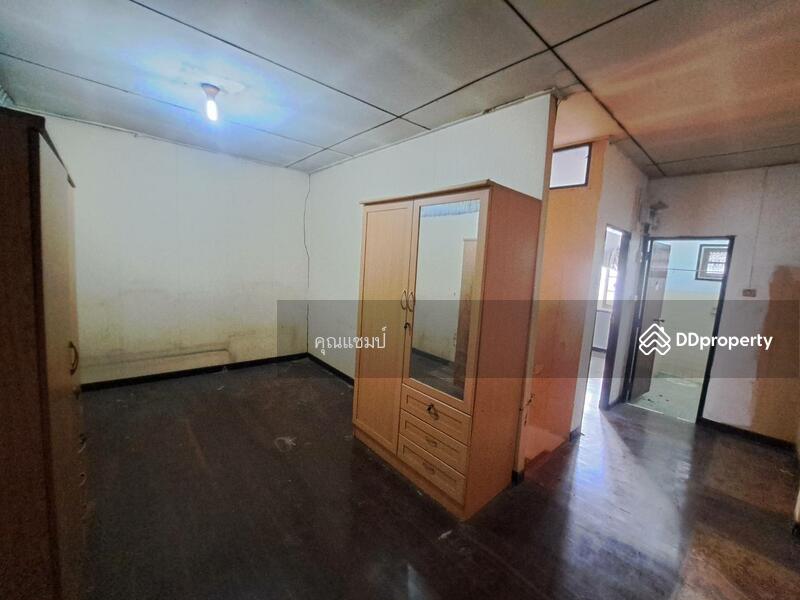 For Sale - ขายบ้านราคาต่ำกว่าตลาดสุดๆ ใกล้ MRT ภาวนา 850 ม. ซอยลาดพร้าว 41 ทาวน์เฮ้าส์ 2 ชั้น 17.5 ตรว, Bangkok