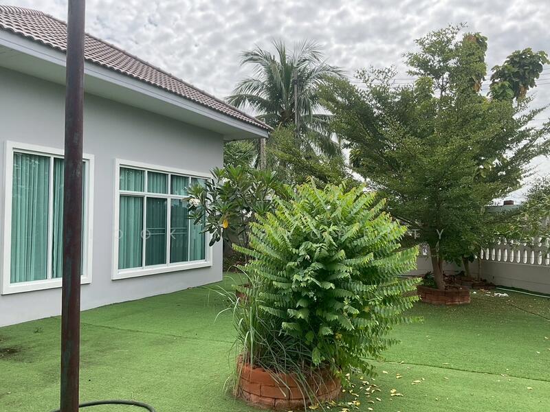 บ้านสวนสไตล์รีสอร์ตแนวพูลวิลล่า ความสุขครบจบในบ้านเดียว เพียง 10 ล้าน, Samut Sakhon, Khlong Ton, Ban Phaeo, Samut Sakhon, 6 Bedrooms, 375 sqm, Single Detached House For Sale, by Lookin property, 60179924 - DDproperty.com