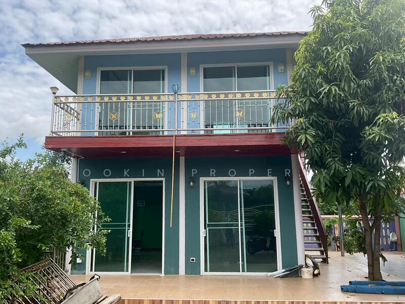 บ้านสวนสไตล์รีสอร์ตแนวพูลวิลล่า ความสุขครบจบในบ้านเดียว เพียง 10 ล้าน, Samut Sakhon, Khlong Ton, Ban Phaeo, Samut Sakhon, 6 Bedrooms, 375 sqm, Single Detached House For Sale, by Lookin property, 60179924 - DDproperty.com