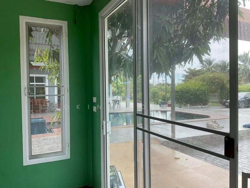 บ้านสวนสไตล์รีสอร์ตแนวพูลวิลล่า ความสุขครบจบในบ้านเดียว เพียง 10 ล้าน, Samut Sakhon, Khlong Ton, Ban Phaeo, Samut Sakhon, 6 Bedrooms, 375 sqm, Single Detached House For Sale, by Lookin property, 60179924 - DDproperty.com