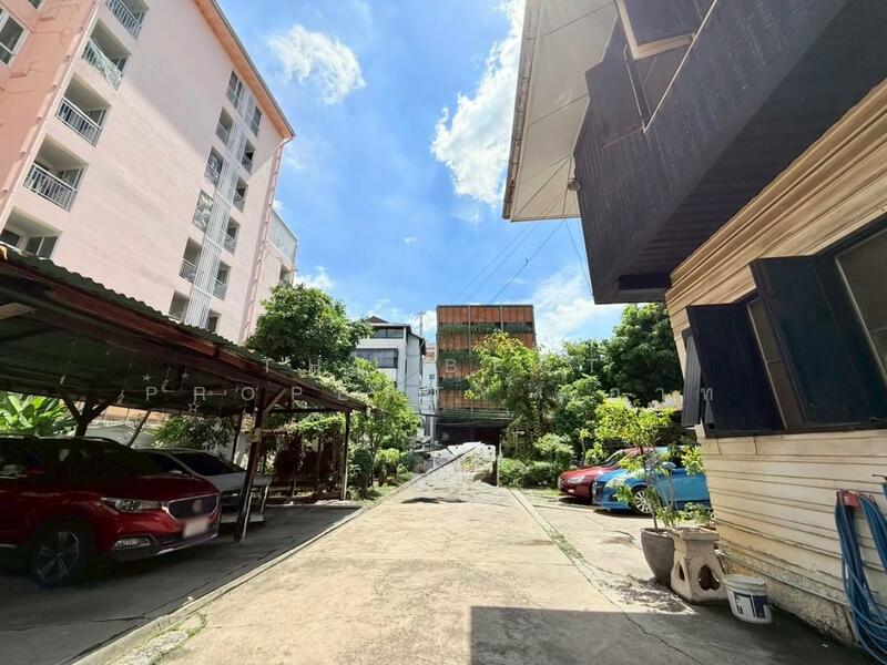 For Sale - บ้านเดี่ยวดุสิต กรุงเทพมหานคร, Bangkok