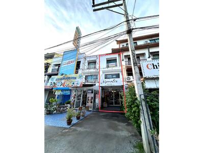 ขาย - ติดถนนชอยู่ในโซนธุระกิจและการท่องเที่ยว จอมเทียน พัทยา ชลบุรี ขายตึกแถว 3 ชั้น สามารถเปิดร้านค้า, ชลบุรี