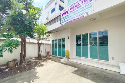 ขาย - ขายทาวน์โฮม 3ชั้น 33ตร.วา ลาดพร้าว 101 ซ.48 ถนนลาดพร้าว-นวมินทร์, กรุงเทพ
