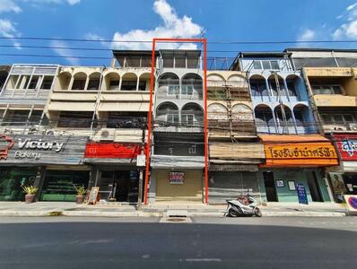 ขาย - อาคารพาณิชย์ 3.5 ชั้น 17 ตร.ว. อาคารพาณิชย์ อยู่ตรงข้าม โรงพยาบาลเปาโล โชคชัย4 ถนนโชคชัย4, กรุงเทพ