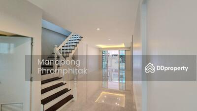 ขาย - ทาวน์เฮาท์ 2-ห้องนอน, กรุงเทพ