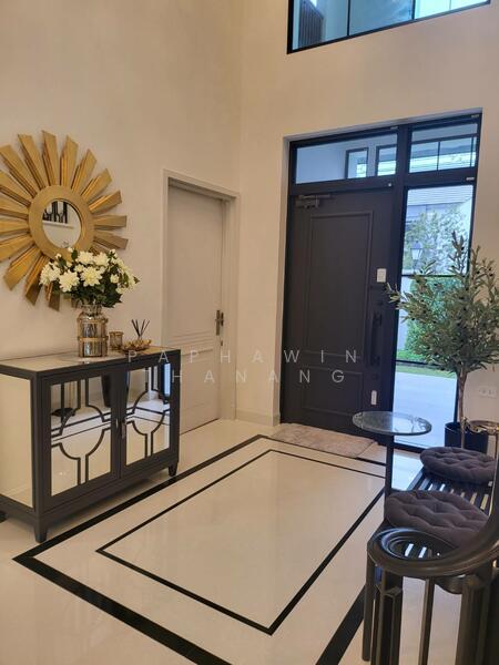 Nantawan Rama 9 - New Krungthepkreetha, Bangkok, Saphan Sung, Bangkok, 4 Bedrooms, 375 sqm, Single Detached House For Rent, by Komkrit Arunvessased , 60183418 - DDproperty.com
