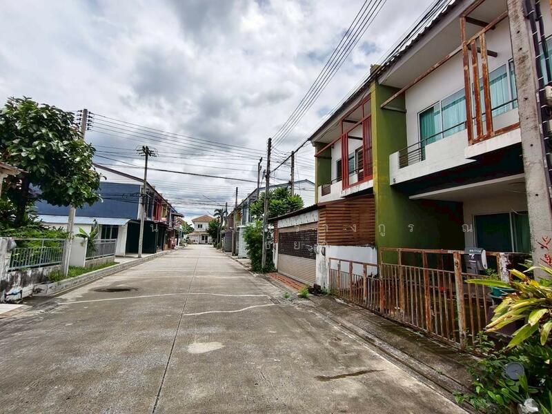 The Trust Town Wongwaen – Lam Luk Ka : เดอะทรัสต์ ทาวน์ วงแหวน – ลําลูกกา, ปทุมธานี, ซอย บึงคําพร้อย, บึงคำพร้อย, ลำลูกกา, ปทุมธานี, 120 ตร.ม., ทาวน์เฮ้าส์ ขาย, โดย ภัทรนัน อิศรางกูร ณ อยุธยา, 60183552 - DDproperty.com