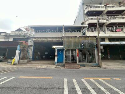 ขาย - ที่ดิน + โกดัง 60 ตร.ว. ใกล้ตลาดโกสุมรวมใจ ระหว่างซอยโกสุมรวมใจ12-14 ถนนวิภาวดี-รังสิต ถนนโกสุมรวมใจ, กรุงเทพ